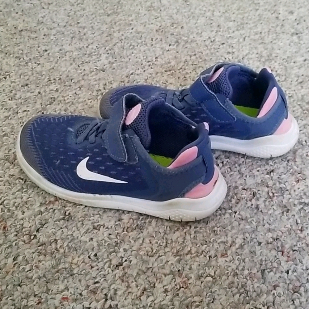 Nike Free RN Shoes